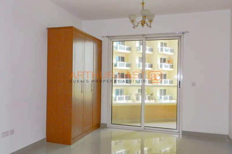 aed-25000-studio-in-lakeside-tower-impz.webp