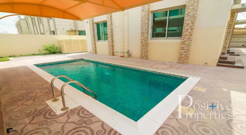 amazing-deal-large-spacious-villa-at-umm-suqeim.webp