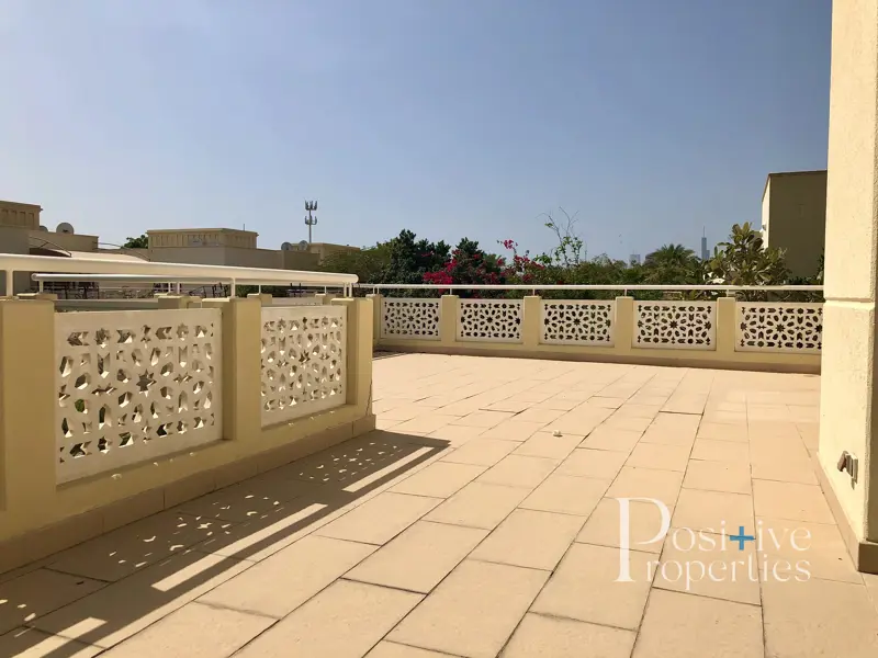 amazing-deal-private-pool-peaceful-area.webp