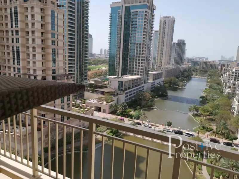 beautiful-1bed-with-lake-view-mosela-the-views.webp