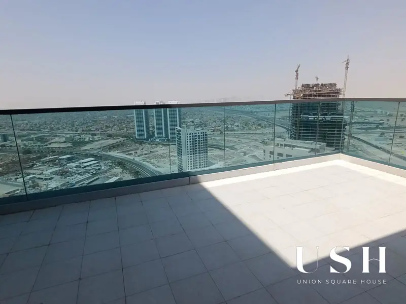 closed-kitchen-2-balconies-3br-m-big-plot.webp