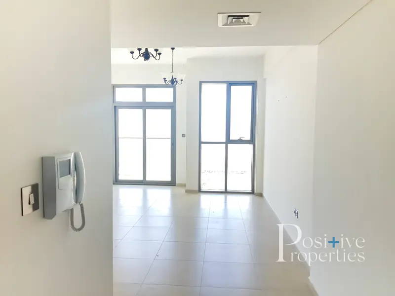 closed-kitchen-stadium-view-pets-allowed.webp