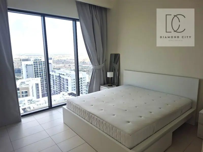 downtown-skyline-high-floor-spacious-layout.webp