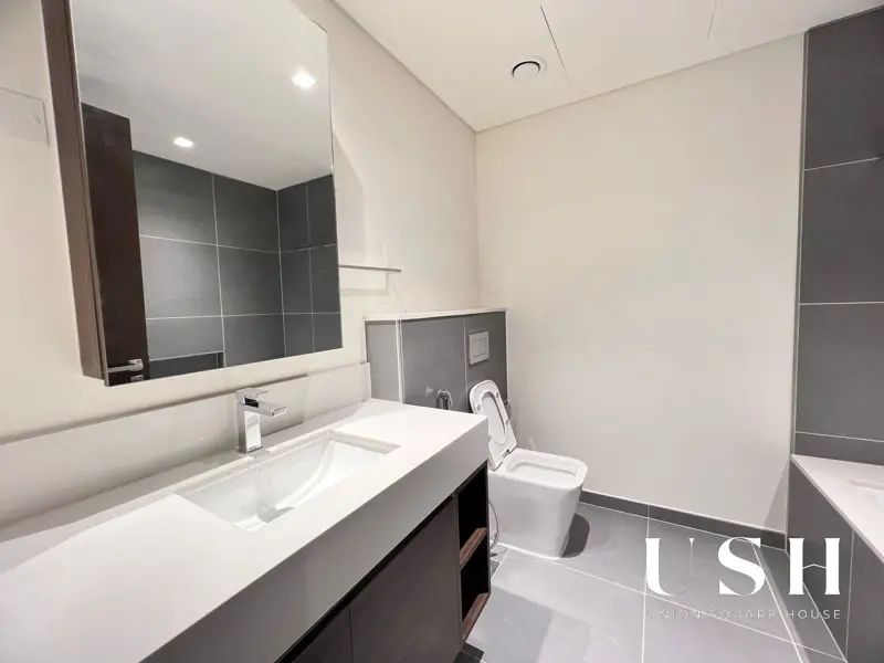 exclusive-brand-new-1br-full-creek-view-1.webp