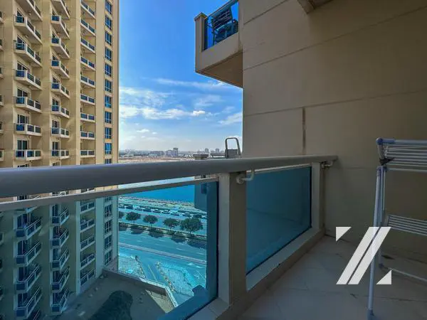 exclusive-ready-to-move-in-bright-studio.webp