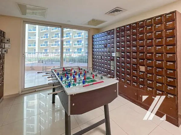 exclusive-ready-to-move-in-bright-studio.webp
