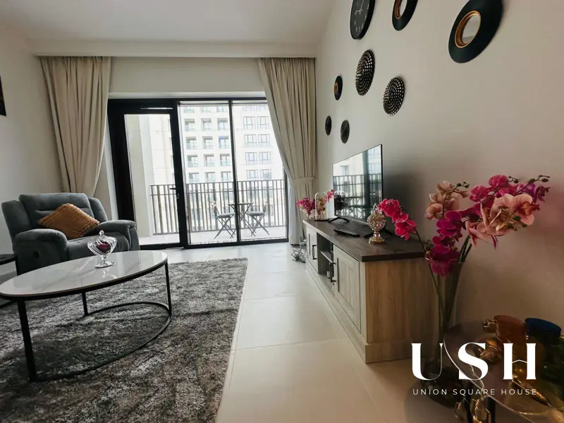 fully-furnished-pool-view-luxury-1br-apt-2.webp