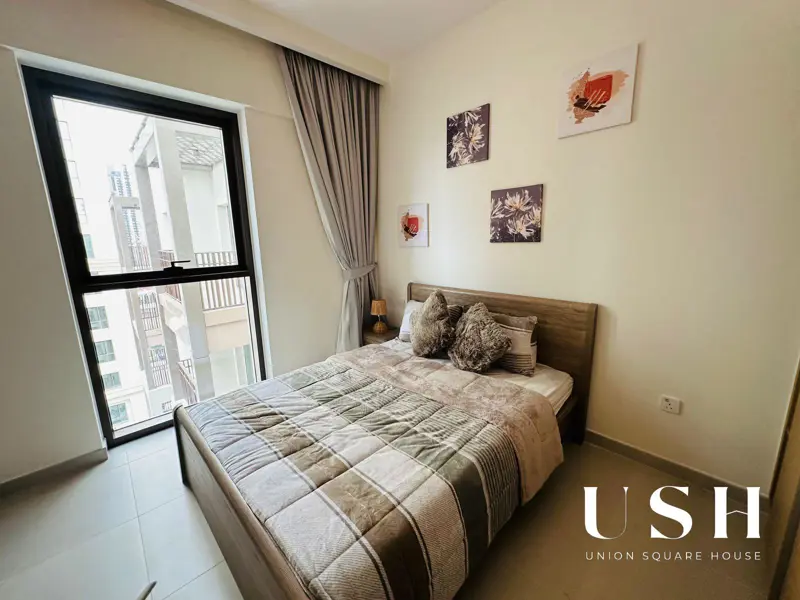 fully-furnished-pool-view-luxury-1br-apt-2.webp