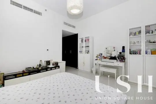 geniune-listing-3br-mid-floor-rented-burj-1.webp