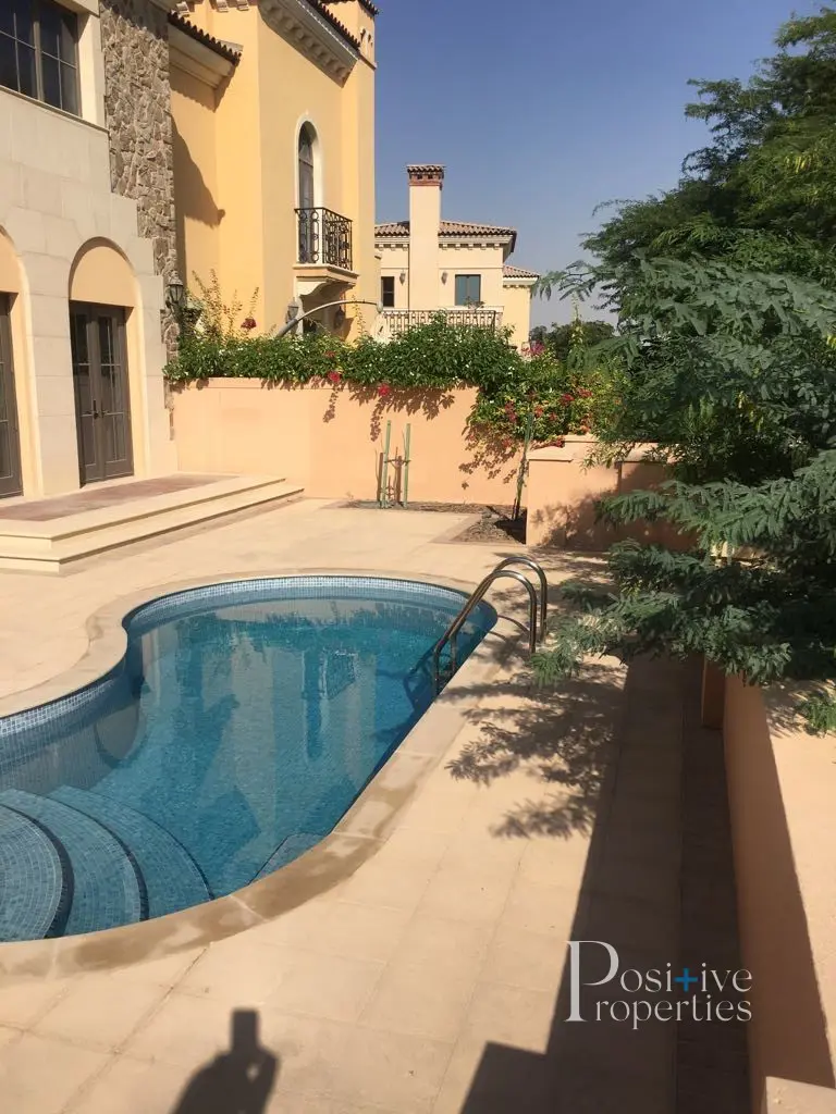 golf-views-quality-kitchen-private-pool.webp