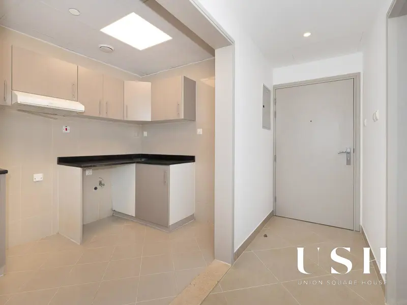 lake-view-1-month-free-high-floor-upgraded.webp