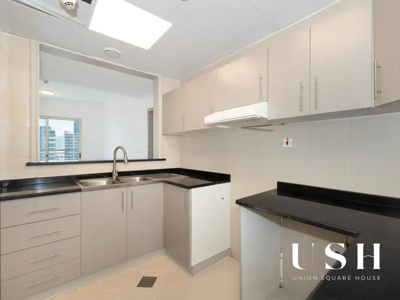 lake-view-1-month-free-high-floor-upgraded.webp