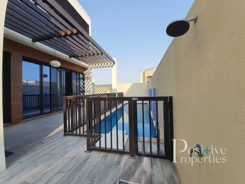 private-pool-modern-style-4-bed-maid-ready.webp