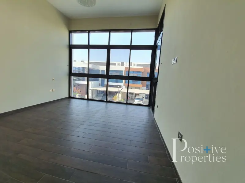 private-pool-modern-style-4-bed-maid-ready.webp