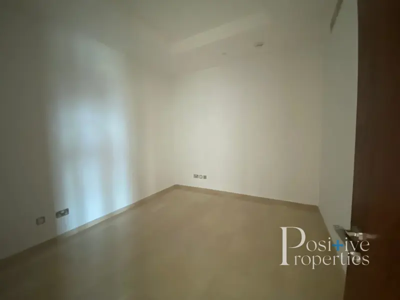 skyline-view-vacant-now-priced-to-rent.webp
