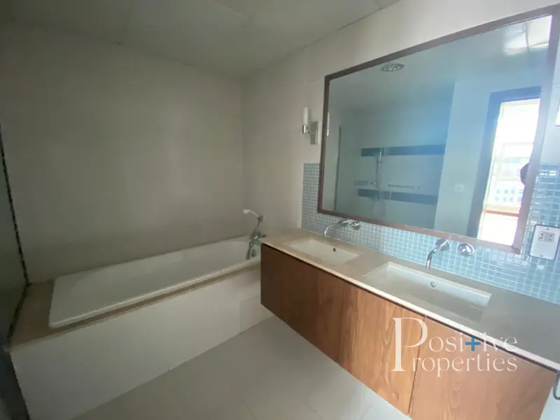 skyline-view-vacant-now-priced-to-rent.webp