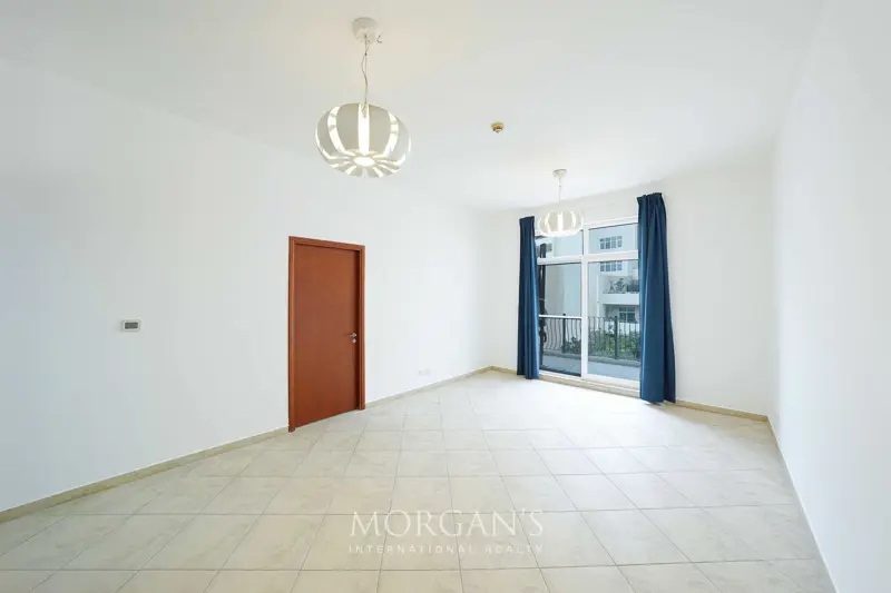 spacious-huge-balcony-gorgeous-community.webp
