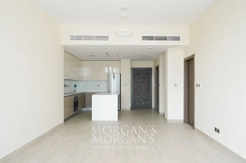 spacious-layout-1-br-unit-top-tier-amenities.webp