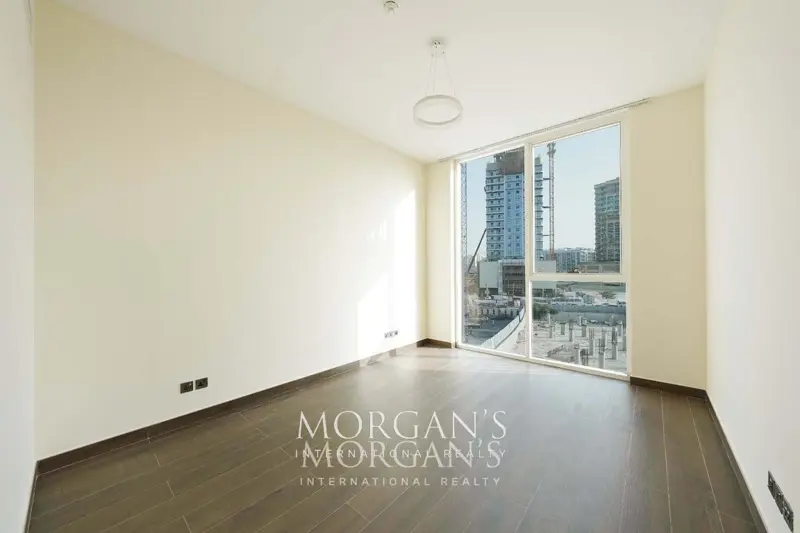 spacious-layout-1-br-unit-top-tier-amenities.webp