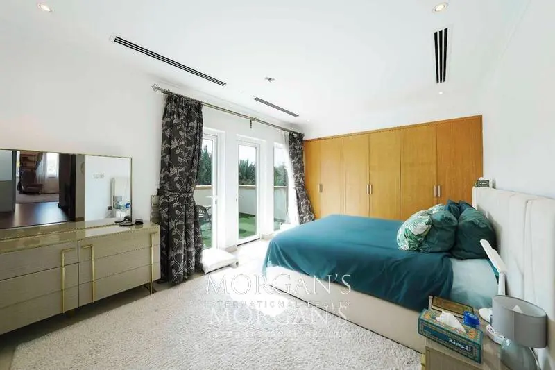 spacious-plot-fully-upgraded-3-br-villa.webp