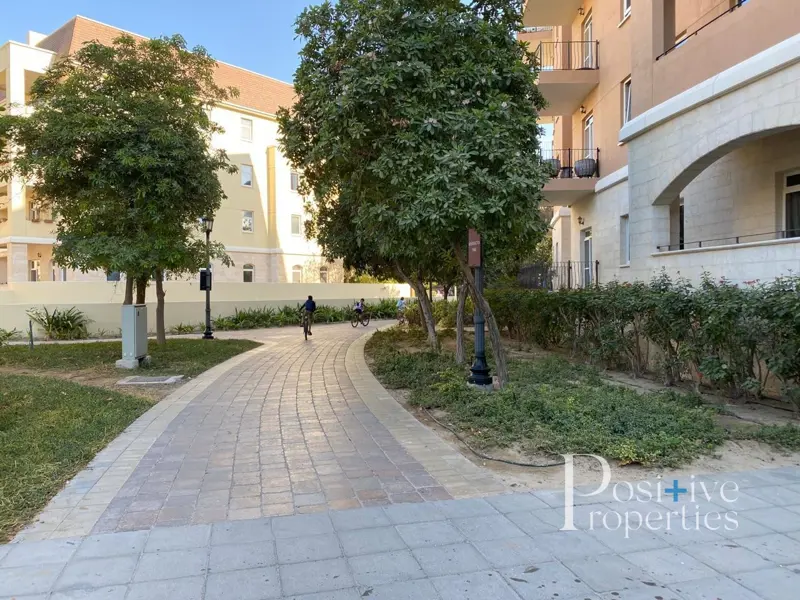 stunning-specious-2-bedroom-close-to-garden-and-pool..webp