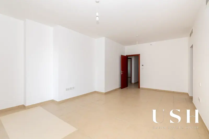 stunning-views-3-br-maid-high-roi-vacant-2.webp
