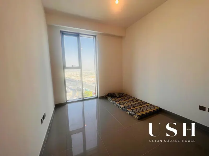 vacant-well-maintained-2-bedroom-blvd-view.webp