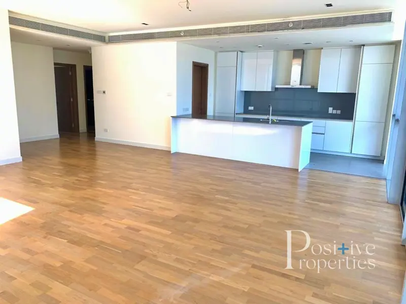 very-modern-spacious-with-fantastic-burj-view..webp